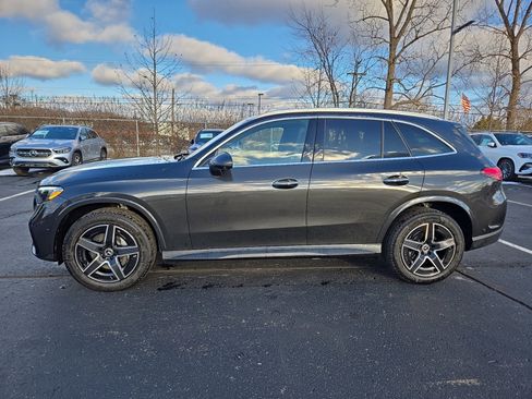 Used 2025 Mercedes-Benz GLC 300 4MATIC image 2
