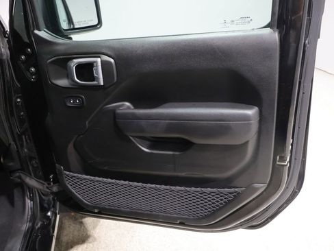 Used 2023 Jeep Gladiator Sport image 22