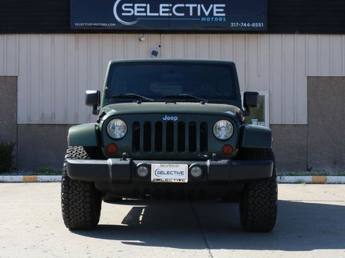 Used 2008 Jeep Wrangler Unlimited Sahara w/ Dual Top Group AWD/4WD image 2