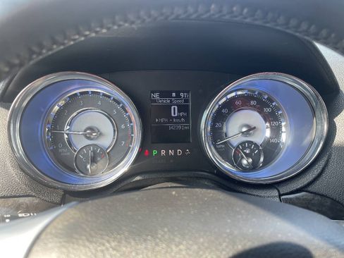 Used 2011 Chrysler 300 Limited RWD image 18