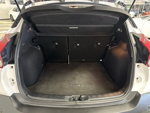 Used 2020 Nissan Kicks SR FWD image 29