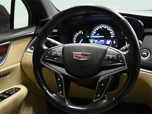 Used 2018 Cadillac XT5 Premium Luxury image 18
