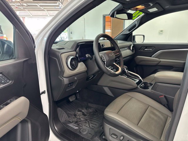 Used 2024 Chevrolet Colorado ZR2 w/ ZR2 Convenience Package III AWD/4WD image 15