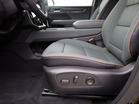 New 2025 GMC Acadia AT4 w/ Super Cruise Package image 11