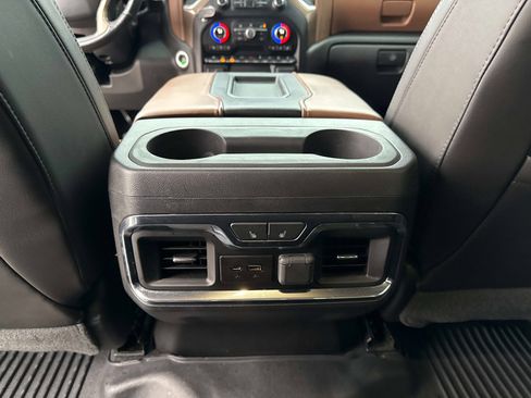 Used 2019 Chevrolet Silverado 1500 High Country w/ Technology Package image 17
