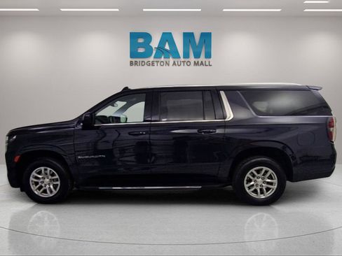 Used 2023 Chevrolet Suburban LT image 4