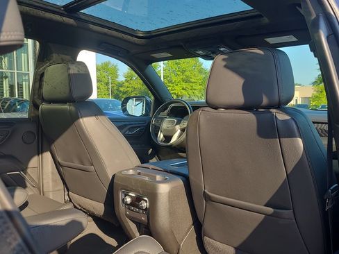 Used 2023 GMC Yukon Denali RWD image 19
