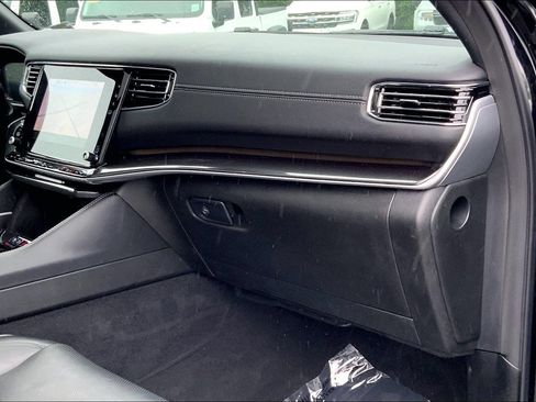 Used 2023 Jeep Wagoneer 4WD w/ Premium Group I image 15