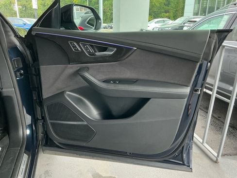 Used 2023 Audi SQ8 Prestige AWD/4WD image 31