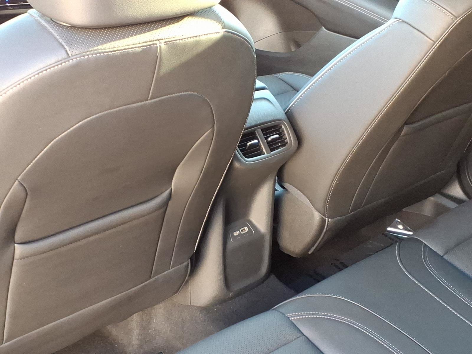 Used 2023 Buick Envision Essence AWD/4WD image 7