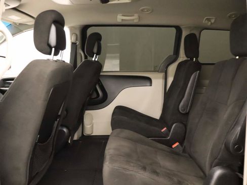 Used 2013 Dodge Grand Caravan SXT w/ Rear Park Assist Pkg image 18