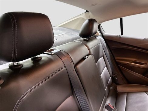 Used 2018 Chevrolet Cruze Premier image 31