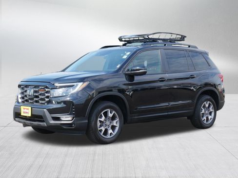 Used 2023 Honda Passport TrailSport image 3