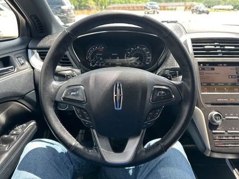 Used 2019 Lincoln MKC Premiere FWD image 13
