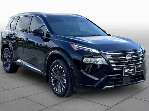 Used 2024 Nissan Rogue Platinum FWD image 3