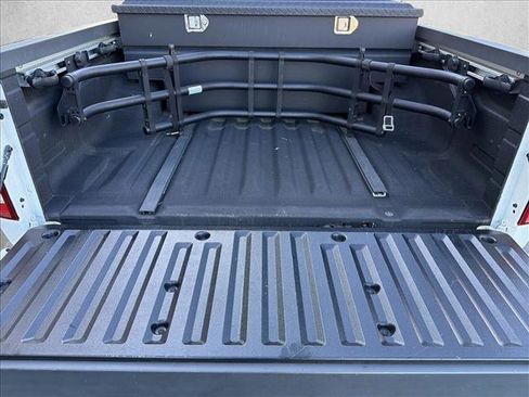 Used 2021 Nissan Frontier SV image 26