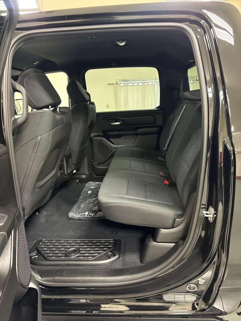 New 2026 RAM 1500 Express AWD/4WD image 21