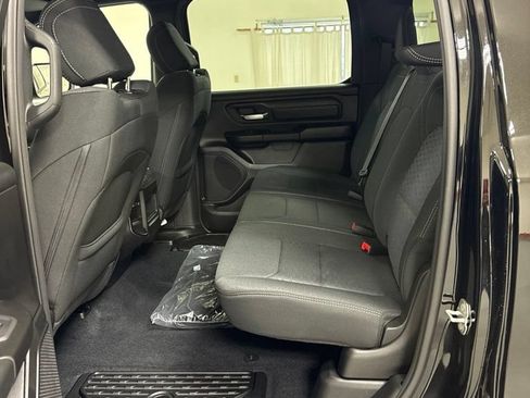 New 2026 RAM 1500 Express AWD/4WD image 21
