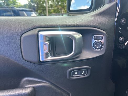 Used 2023 Jeep Wrangler Sport S image 35