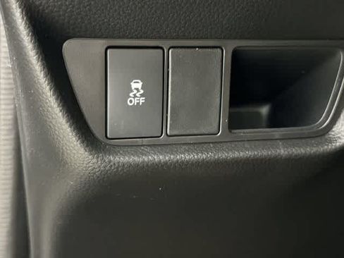 Certified 2027 Honda HR-V LX image 19