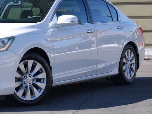 Used 2015 Honda Accord EX image 10