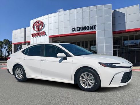 Certified 2025 Toyota Camry LE image 1