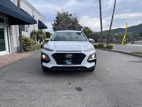 Used 2020 Hyundai Kona SE image 2