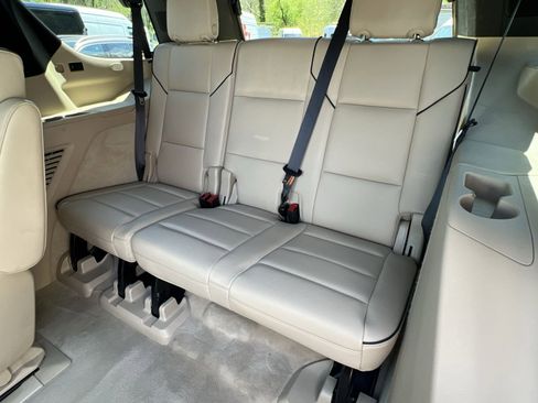 Used 2024 Cadillac Escalade Premium Luxury AWD/4WD image 30