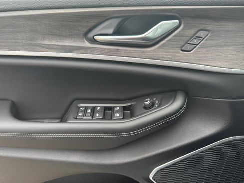 New 2026 Jeep Grand Cherokee Limited RWD image 14