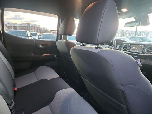 Used 2023 Toyota Tacoma TRD Off-Road image 28