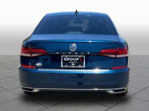 Used 2022 Volkswagen Passat 2.0T SE FWD image 5
