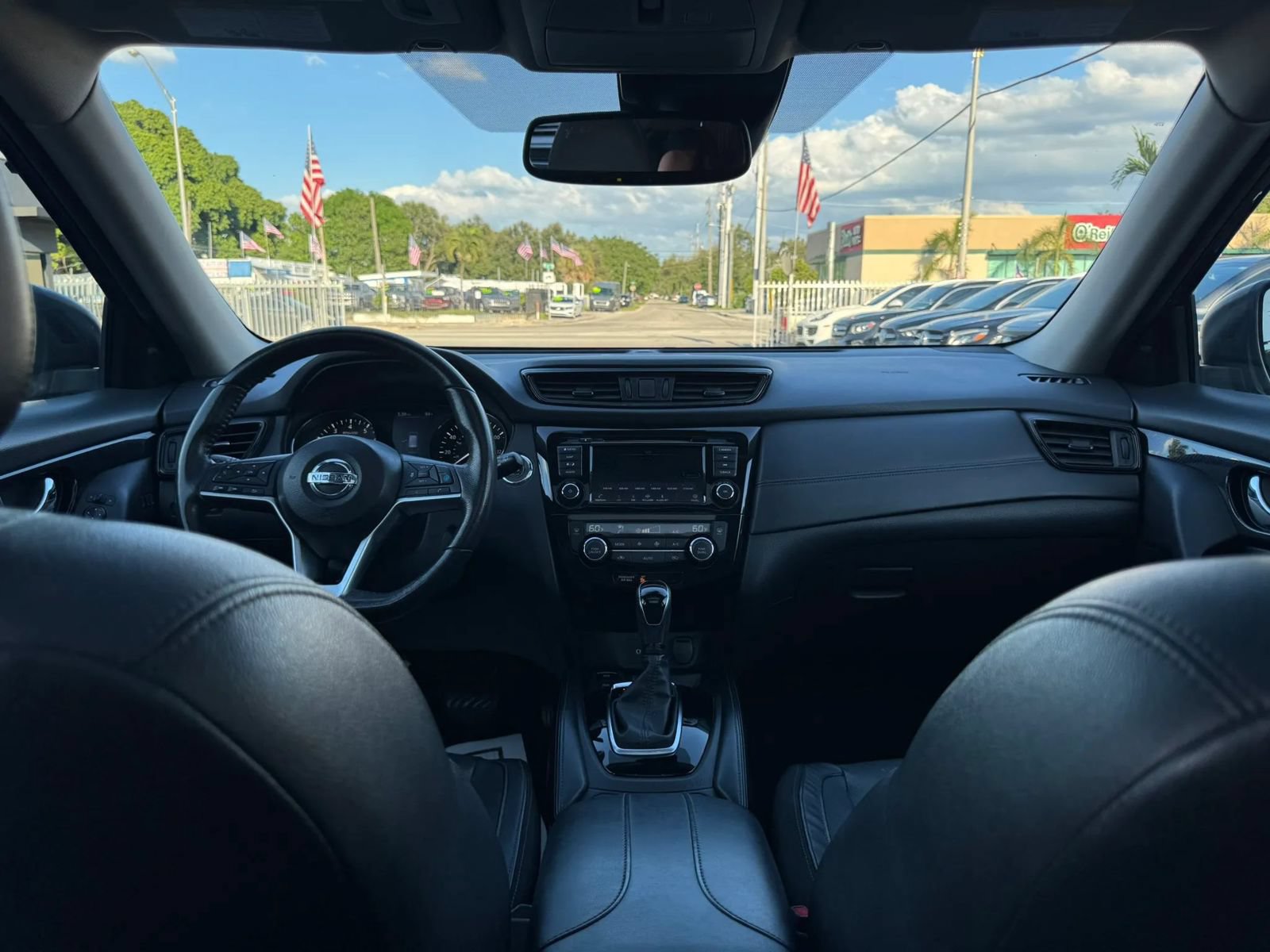Used 2019 Nissan Rogue SL w/ Premium Package AWD/4WD image 11