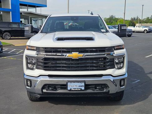 Used 2024 Chevrolet Silverado 2500 LT AWD/4WD image 9