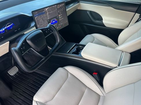 Used 2023 Tesla Model X Plaid AWD/4WD image 11