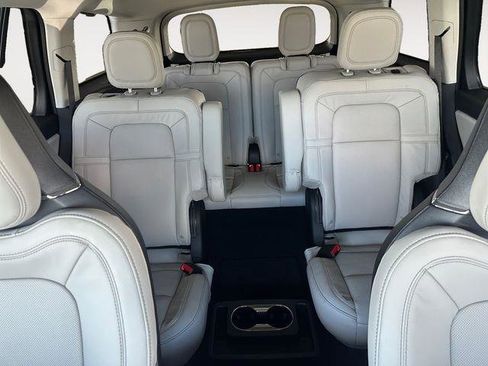New 2026 Lincoln Aviator Reserve AWD/4WD image 13