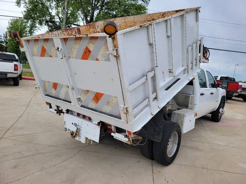 Used 2011 Chevrolet Silverado 3500 W/T RWD image 8