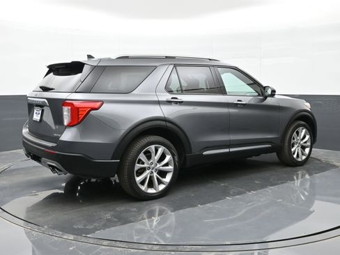 Used 2022 Ford Explorer Platinum w/ Equipment Group 601A image 8