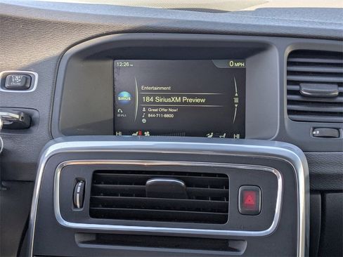 Used 2017 Volvo S60 T6 R-Design Platinum image 15