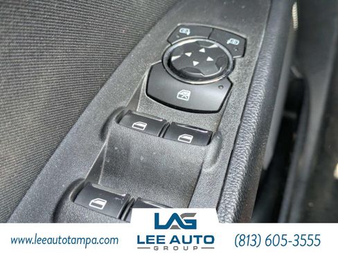 Used 2018 Ford Fusion SE w/ Fusion SE Technology Package FWD image 23