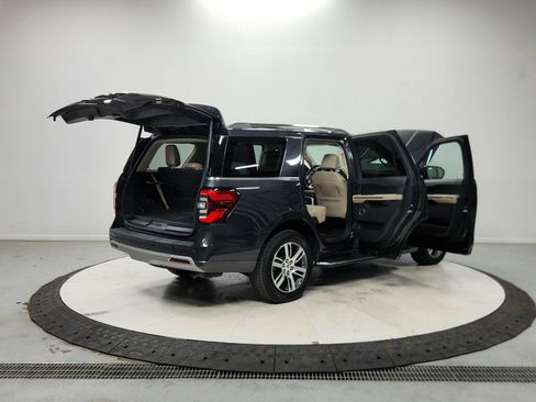 Used 2022 Ford Expedition Limited RWD image 16