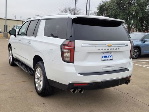 Used 2023 Chevrolet Suburban Premier image 3