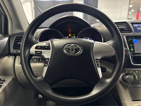 Used 2013 Toyota Highlander Limited image 21