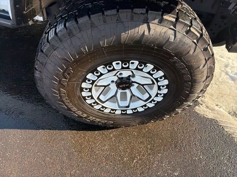 Used 2024 Jeep Wrangler Unlimited Rubicon 4xe image 10