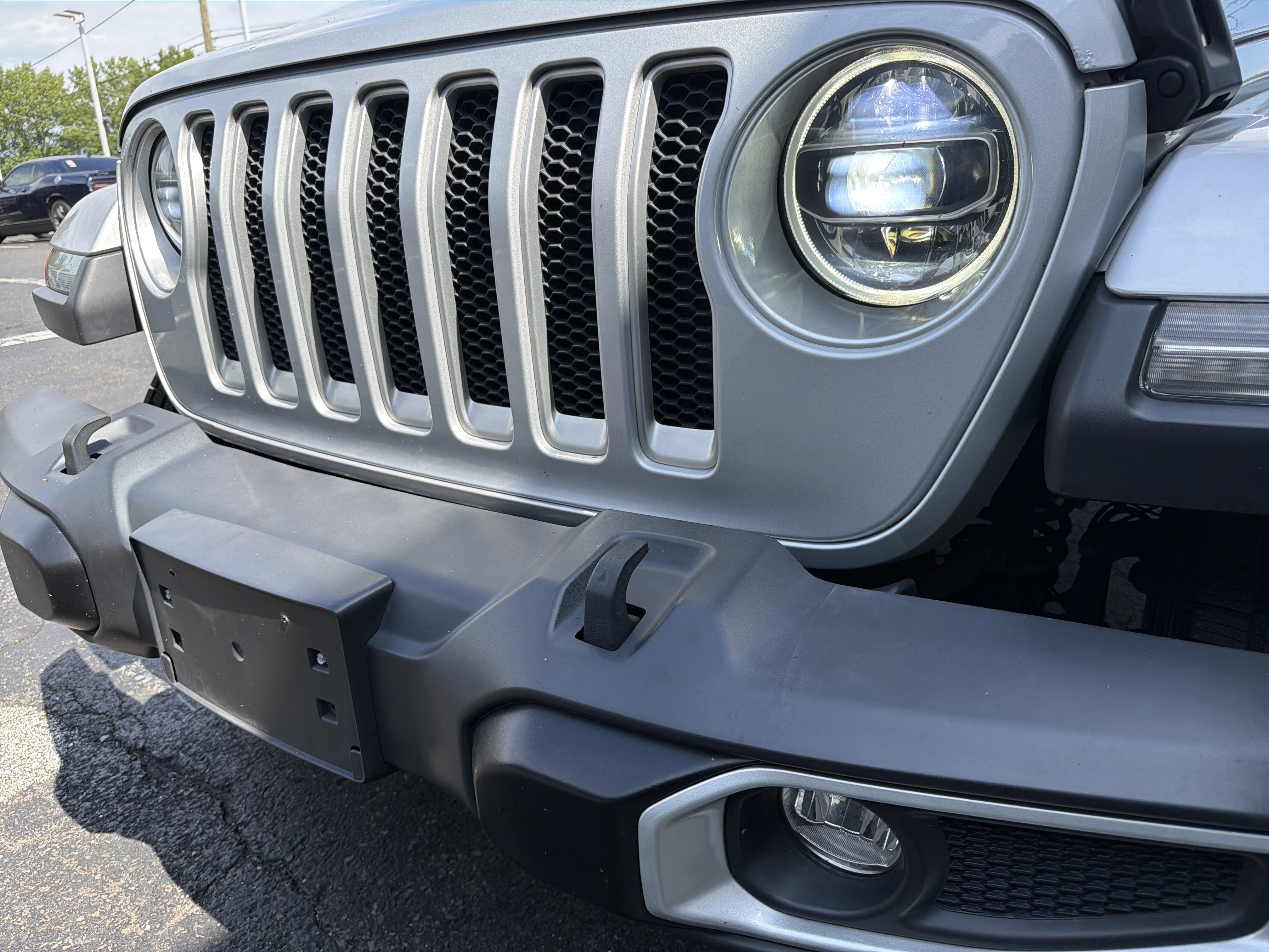 Certified 2022 Jeep Wrangler Unlimited Sahara w/ LED Lighting Group AWD/4WD image 4