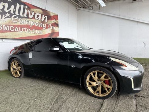 Used 2017 Nissan 370Z w/ Sport Package image 5