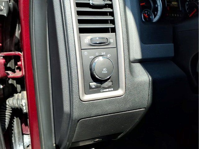 Used 2017 RAM 1500 Express w/ Express Value Package AWD/4WD image 16