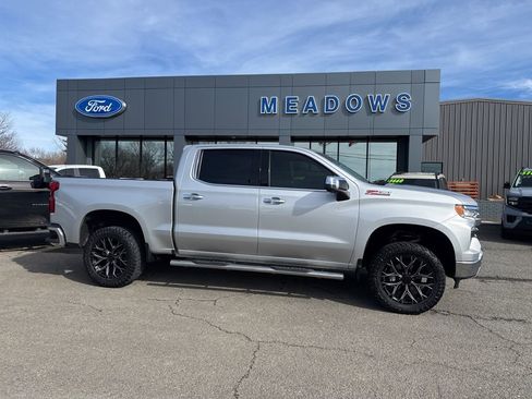 Used 2022 Chevrolet Silverado 1500 LTZ w/ Z71 Off-Road Package image 7