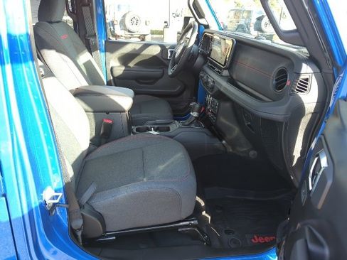 Used 2025 Jeep Gladiator Rubicon w/ Safety Group image 19