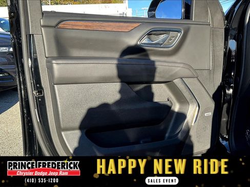 Used 2024 Chevrolet Suburban High Country w/ Advanced Technology Package image 21