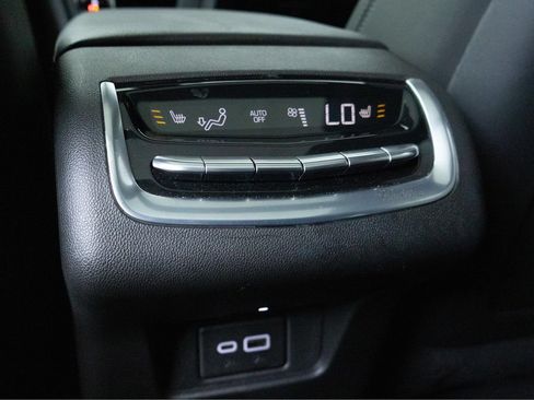 Used 2023 Cadillac XT6 Premium Luxury w/ Technology Package FWD image 30